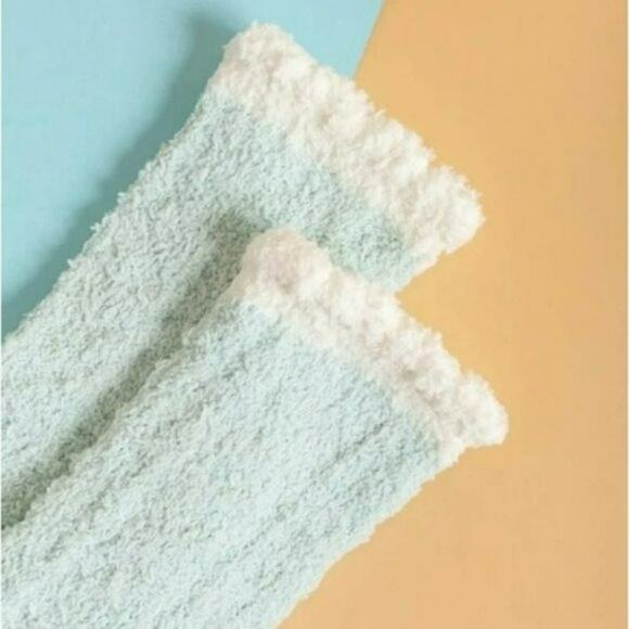 Fuzzy Lace Trim Socks - Picture 3 of 4